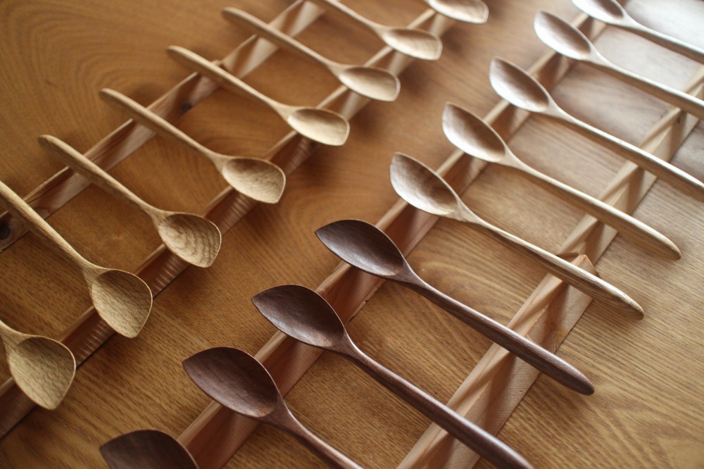 木の葉のデザートスプーン