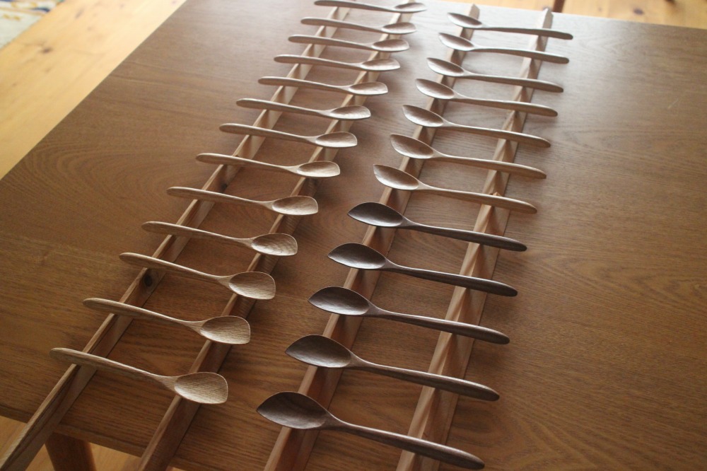 木の葉のデザートスプーン