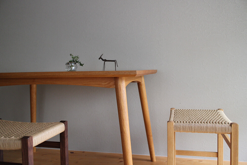 タモのダイニングテーブル