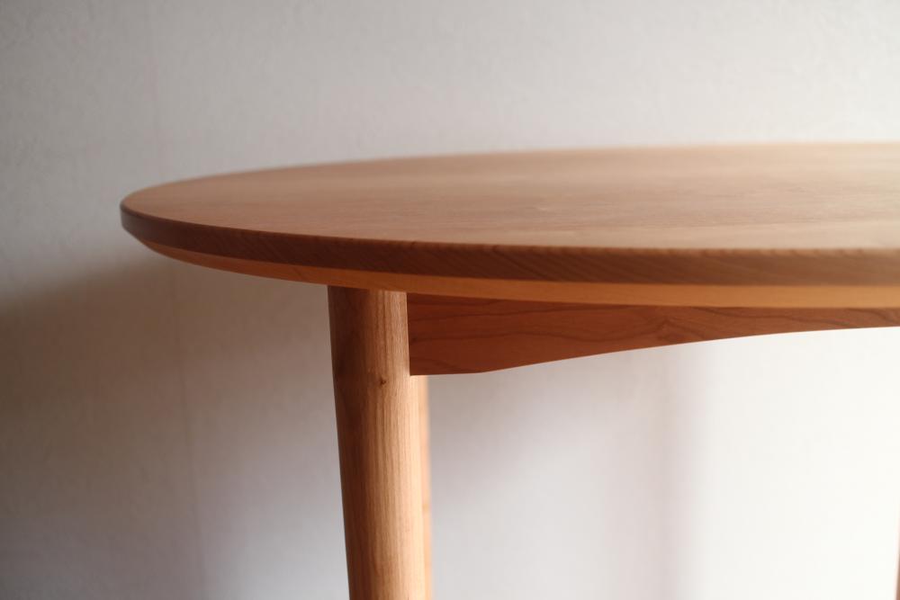 ウォールナットのツインサイドテーブル - オーダーメイド家具・オリジナルデザイン家具