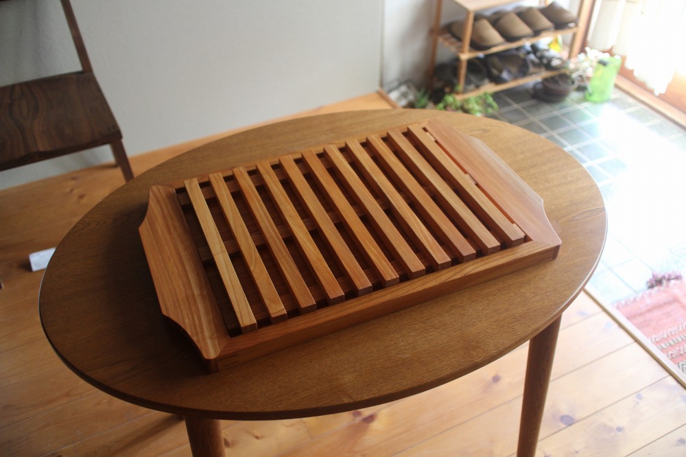 ケヤキのカッティングトレイ