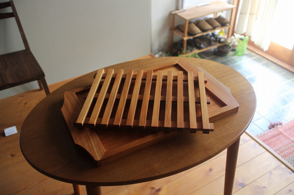 ケヤキのカッティングトレイ